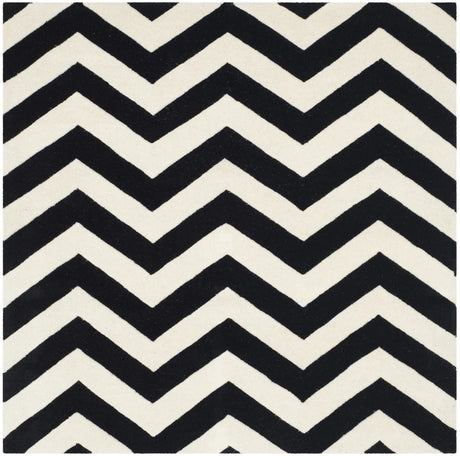 Safavieh Chatham 5'-0" x 5'-0" Rug in Ivory / Black