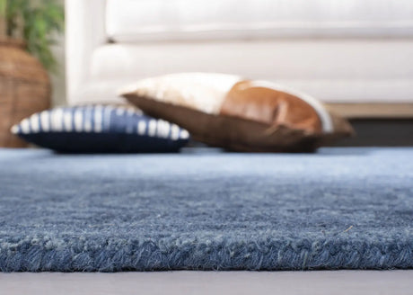 Safavieh Dip Dye 4'-0" x 6'-0" Rug in Navy Blue