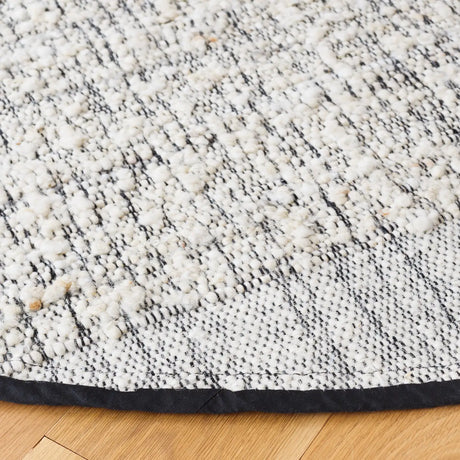 Safavieh Natura 6'-0" x 6'-0" Rug in Ivory / Black