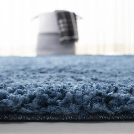 Safavieh August Shag 900 4'-0" x 6'-0" Rug in Navy