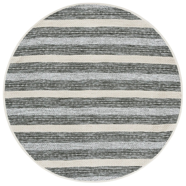 Safavieh Montauk 6'-0" x 6'-0" Rug in Green / Ivory