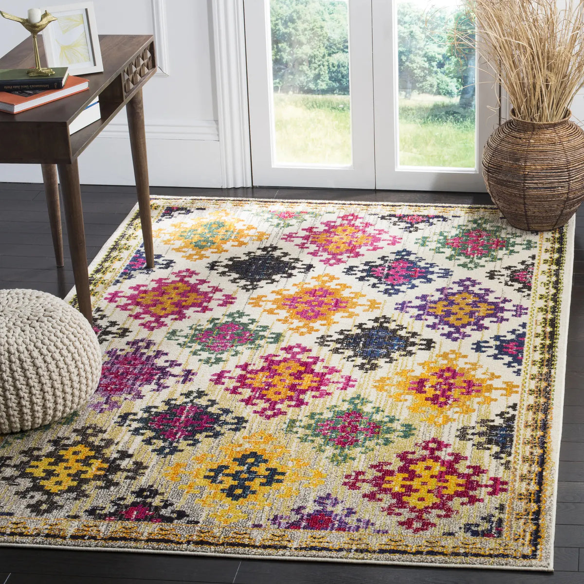 Safavieh Monaco 4'-0" x 5'-7" Rug in Ivory / Multi