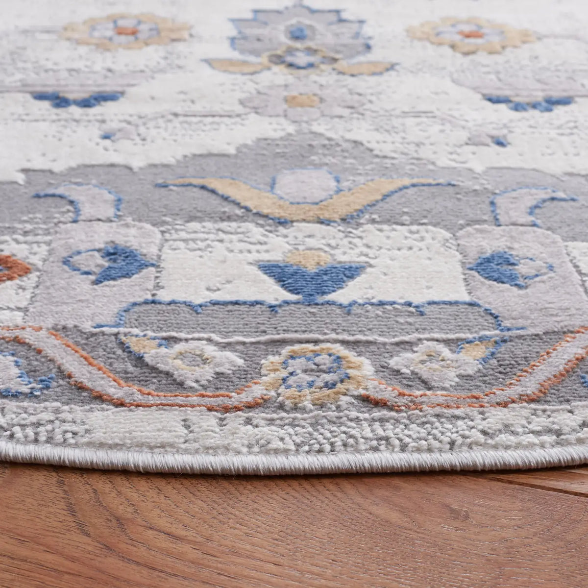 Safavieh Eternal 6'-7" x 6'-7" Rug in Ivory / Grey