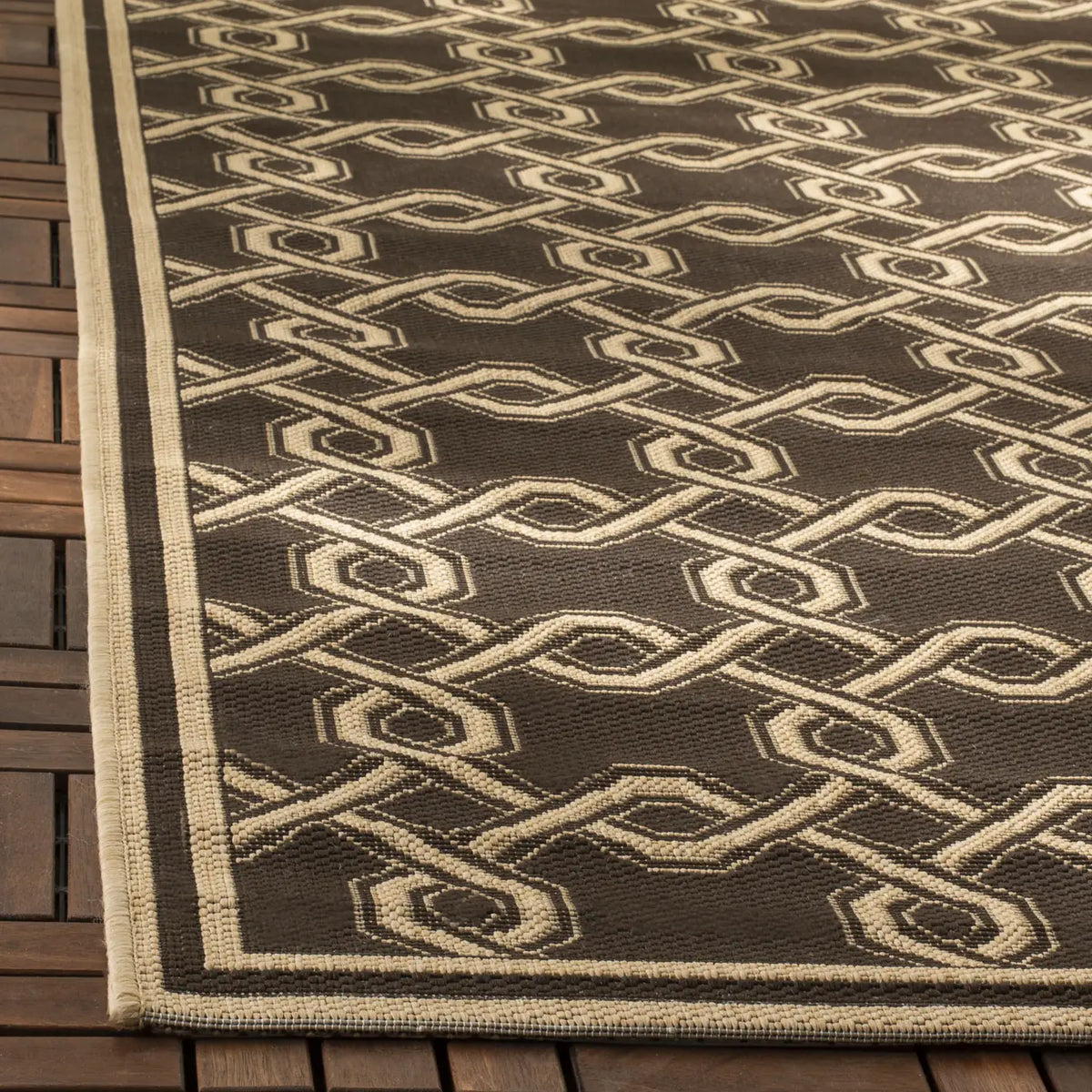 Safavieh Martha Stewart 4'-0" x 5'-7" Rug in Chocolate / Cream