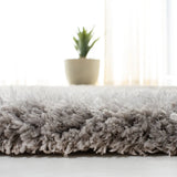Safavieh Supreme Shag 4'-0" x 6'-0" Rug in Silver