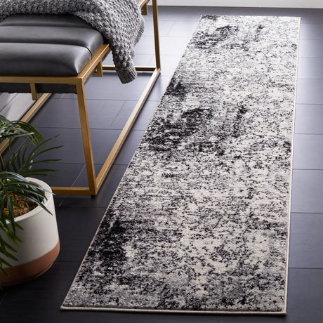 Safavieh Tulum 2'-0" x 9'-0" Rug in Ivory / Black