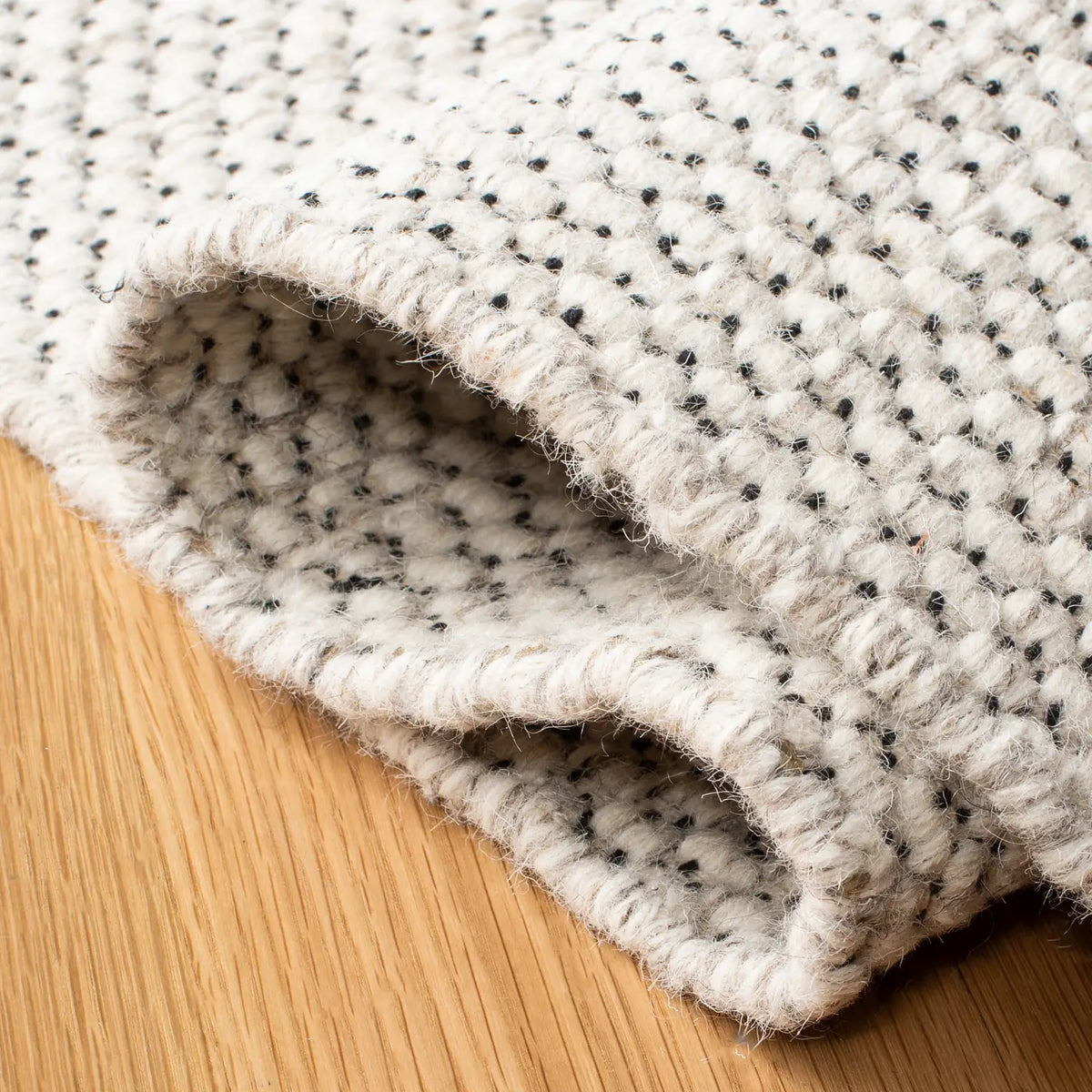 Safavieh Kilim 4'-0" x 6'-0" Rug in Ivory