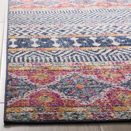 Safavieh Madison 700 4'-0" x 6'-0" Rug in Navy / Ivory