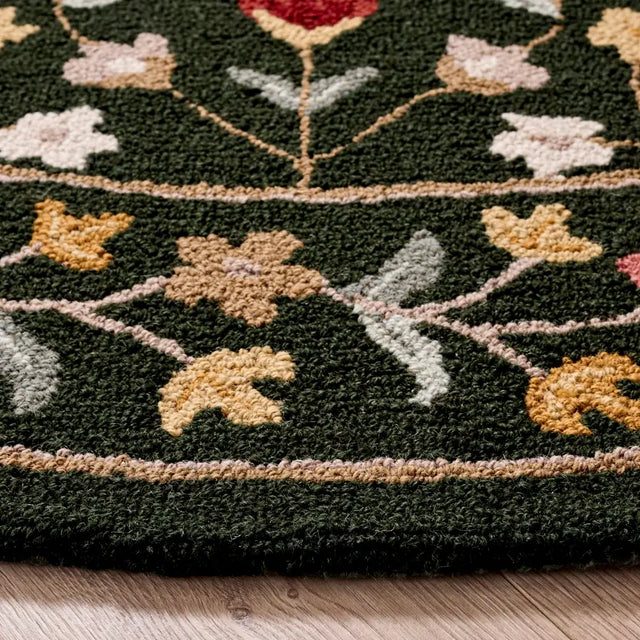 Safavieh Chelsea 6'-0" x 6'-0" Rug in Green / Red