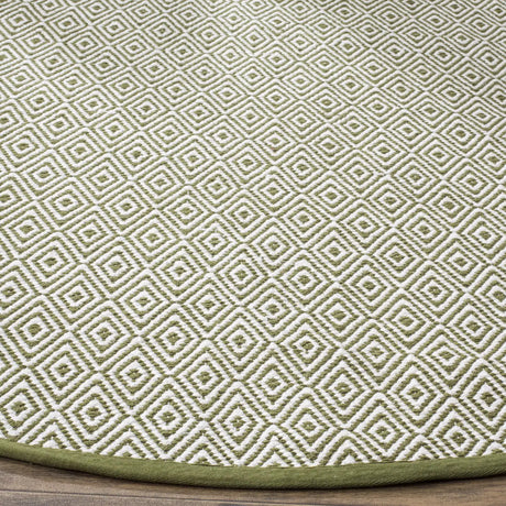 Safavieh Montauk 6'-0" x 6'-0" Rug in Ivory / Green