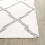 Safavieh Dhurries 2'-6" x 8'-0" Rug in Ivory / Grey