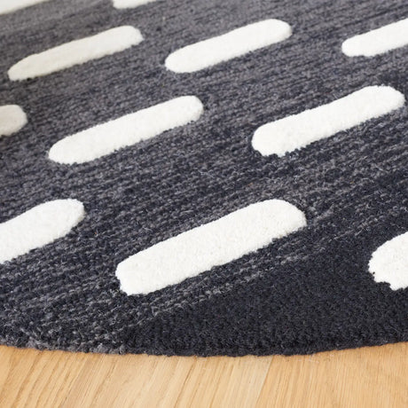 Safavieh Metro 6'-0" x 6'-0" Rug in Black / Ivory