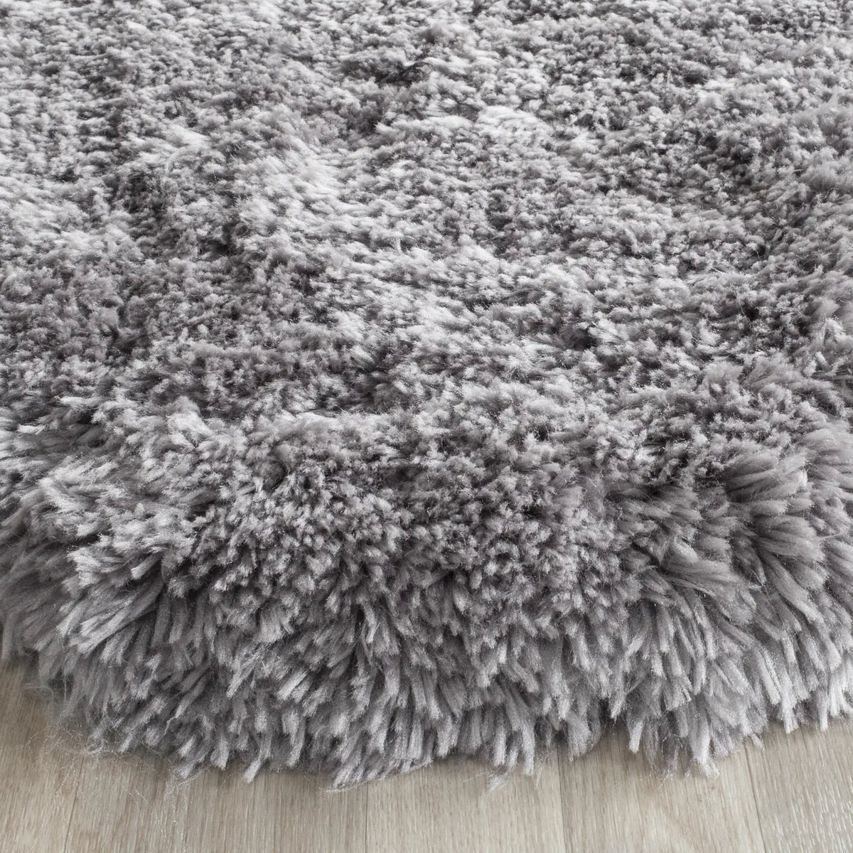 Safavieh Arctic Shag 4'-0" x 6'-0" Rug in Grey