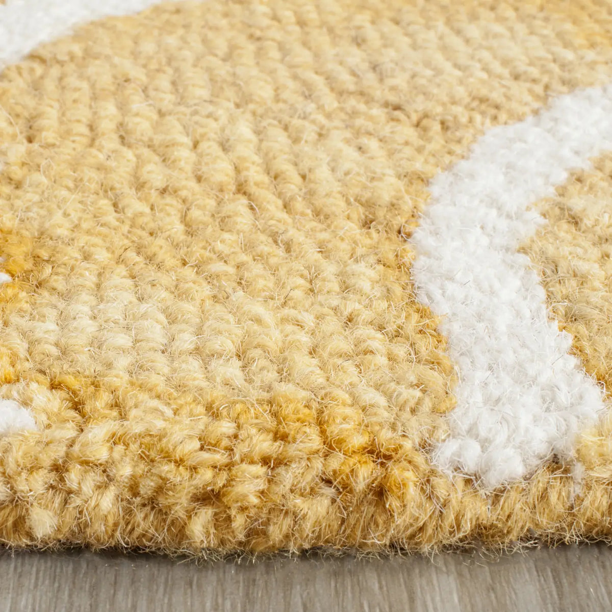 Safavieh Dip Dye 7'-0" x 7'-0" Rug in Gold / Ivory