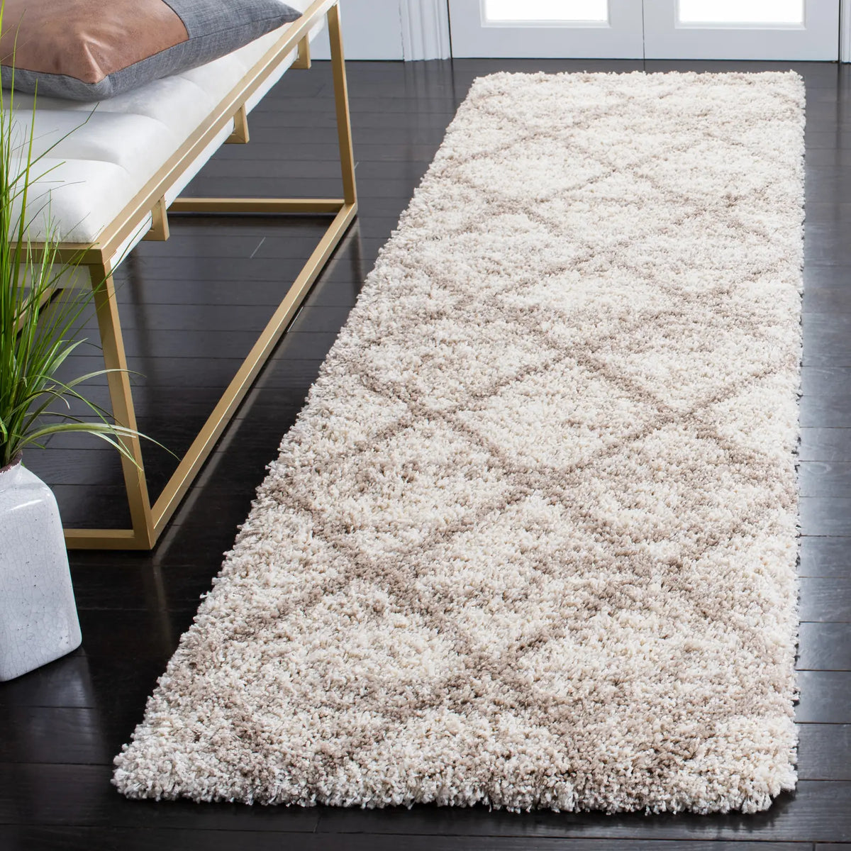 Safavieh Hudson Shag 2'-3" x 6'-0" Rug in Multi Ivory / Beige