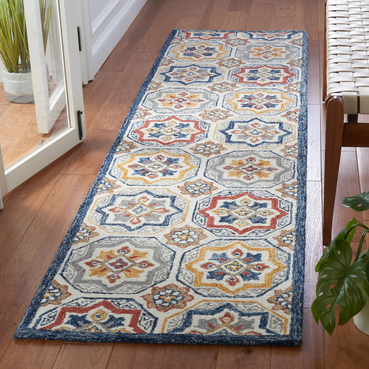 Safavieh Metro 2'-3" x 9'-0" Rug in Beige / Ivory