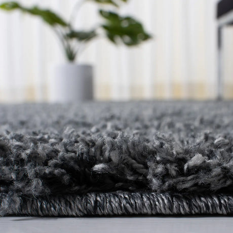 Safavieh Venus Shag 500 4'-0" x 6'-0" Rug in Dark Grey