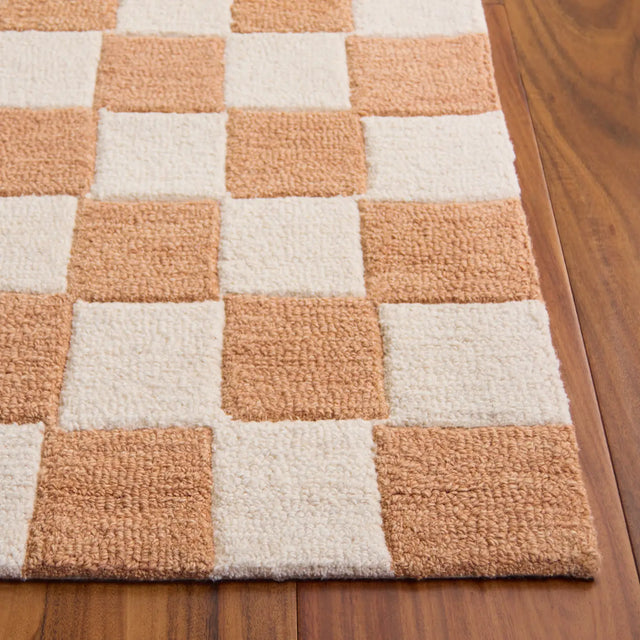 Safavieh Ebony 4'-0" x 6'-0" Rug in Rust / Ivory
