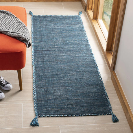 Safavieh Montauk 2'-3" x 6'-0" Rug in Blue / Black