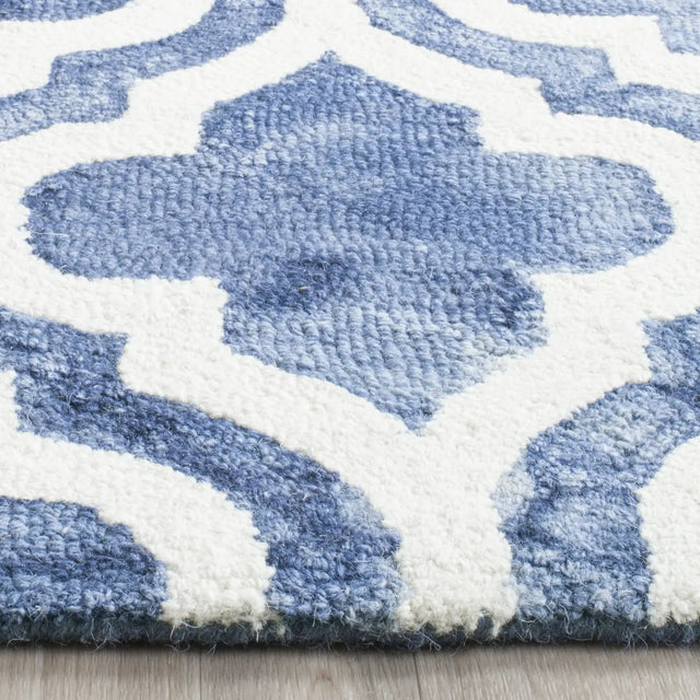 Safavieh Dip Dye 6'-0" x 9'-0" Rug in Blue / Ivory