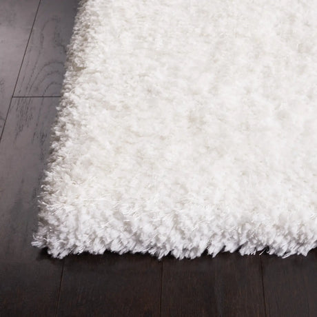 Safavieh Express Shag 4'-0" x 6'-0" Rug in Ivory