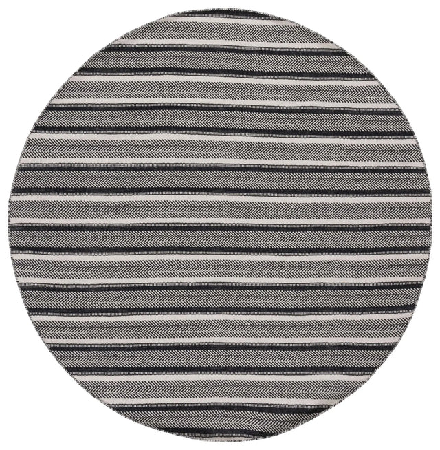 Safavieh Montauk 6'-0" x 6'-0" Rug in Black / Ivory