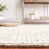 Safavieh Abstract 4'-0" x 6'-0" Rug in Brown / Ivory