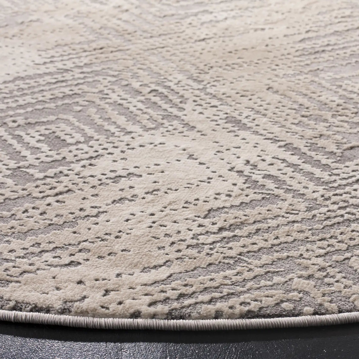 Safavieh Meadow 6'-7" x 6'-7" Rug in Ivory / Grey
