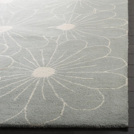 Safavieh Soho 3'-6" x 5'-6" Rug in Blue / Ivory