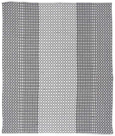 Safavieh Montauk 8'-0" x 10'-0" Rug in Black / Ivory