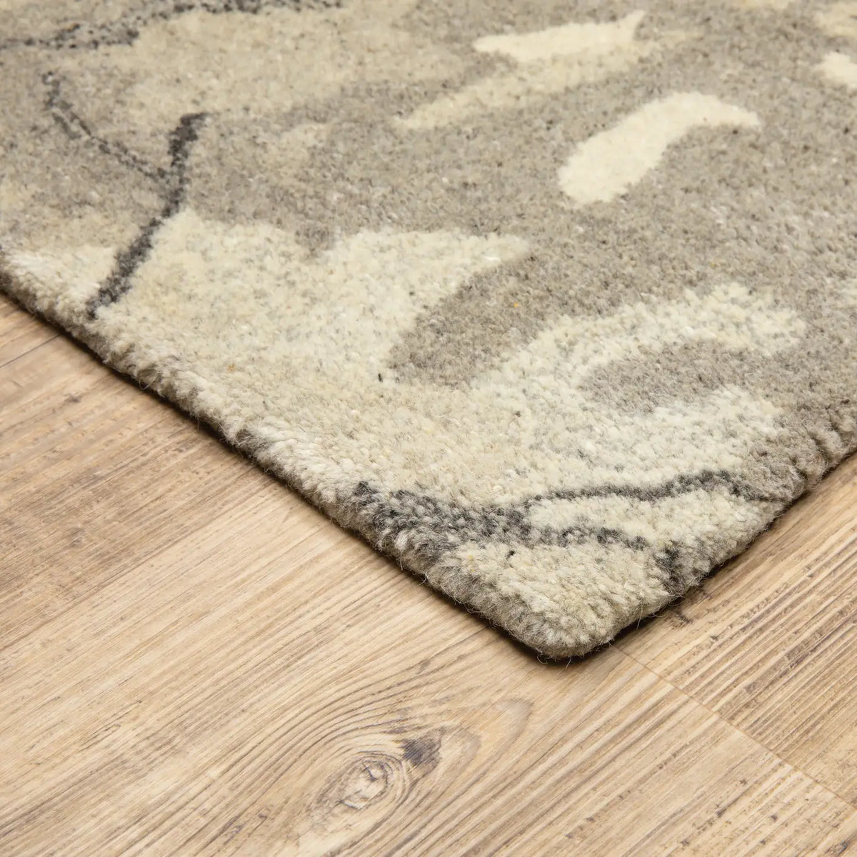 Oriental Weavers Sphinx Anastasia 68008 Beige / Ivory Rugs - corner detail