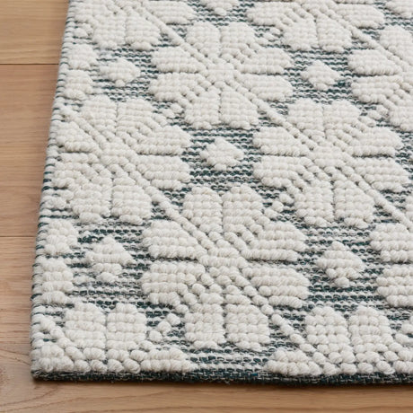 Safavieh Vermont 4'-0" x 6'-0" Rug in Ivory / Green