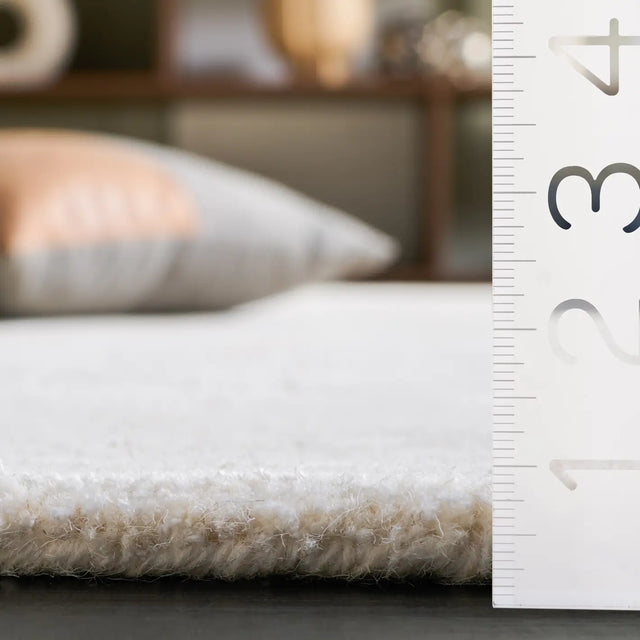 Safavieh Metro 4'-0" x 6'-0" Rug in Ivory / Grey