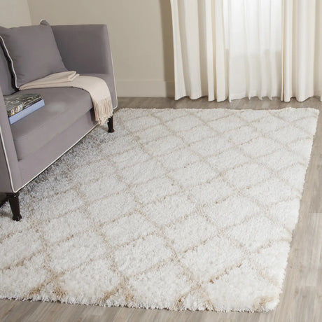 Safavieh Indie Shag 6'-7" x 9'-2" Rug in Ivory / Light Beige