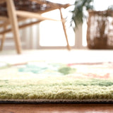Safavieh Chelsea 3'-9" x 5'-9" Rug in Beige / Green