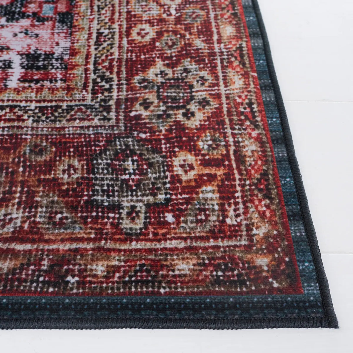 Safavieh Tucson 5'-0" x 8'-0" Rug in Rust / Green