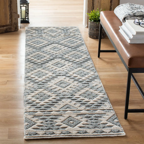 Safavieh Natura 2'-3" x 8'-0" Rug in Cream / Aqua