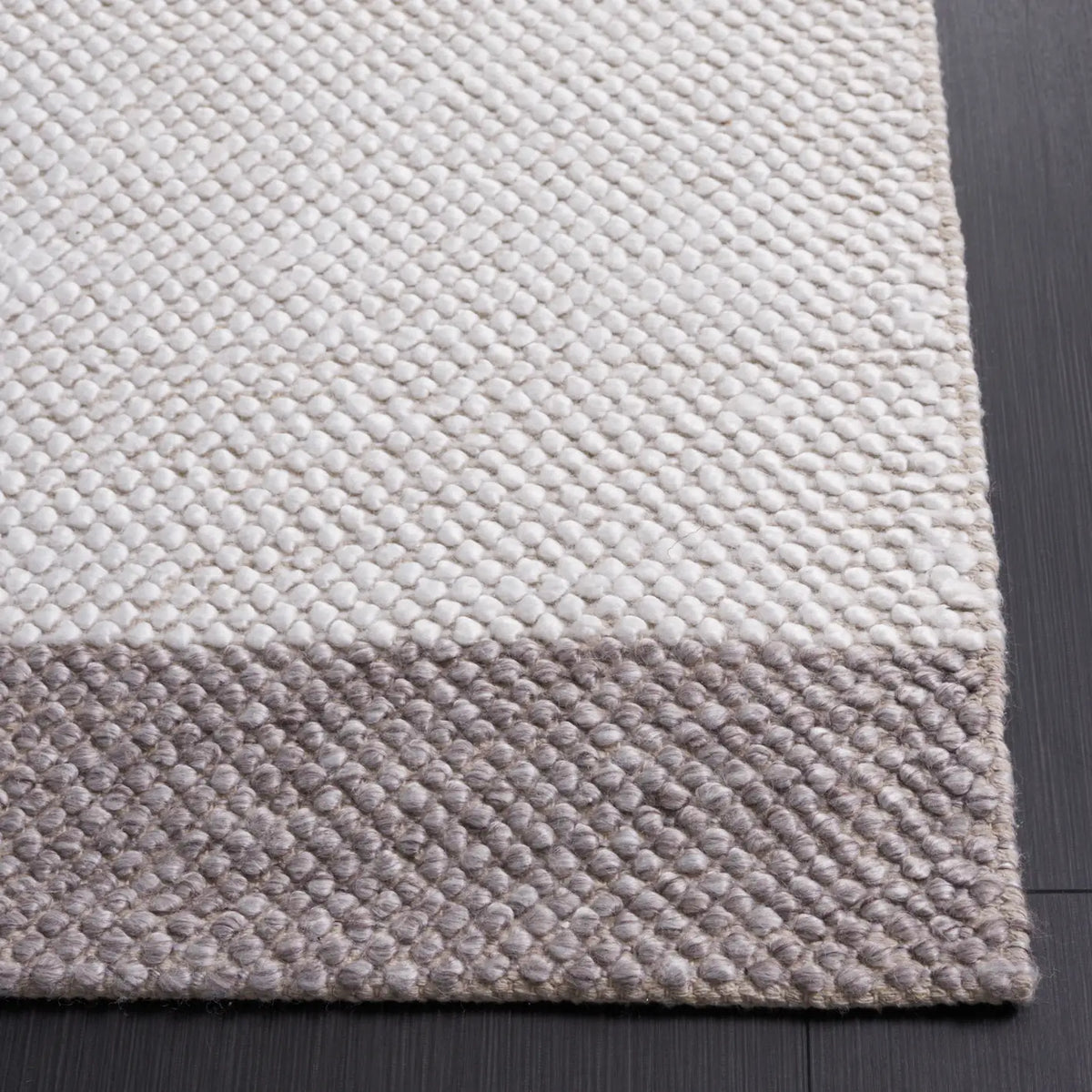 Safavieh Natura 4'-0" x 6'-0" Rug in Ivory / Brown