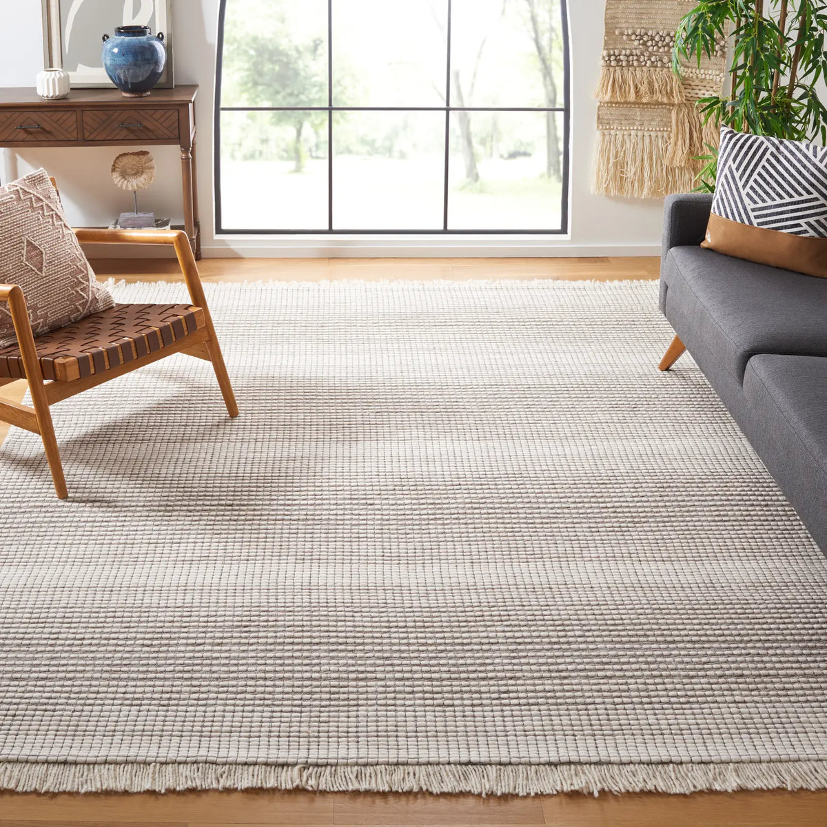 Safavieh Marbella 6'-0" x 9'-0" Rug in Ivory / Dark Brown