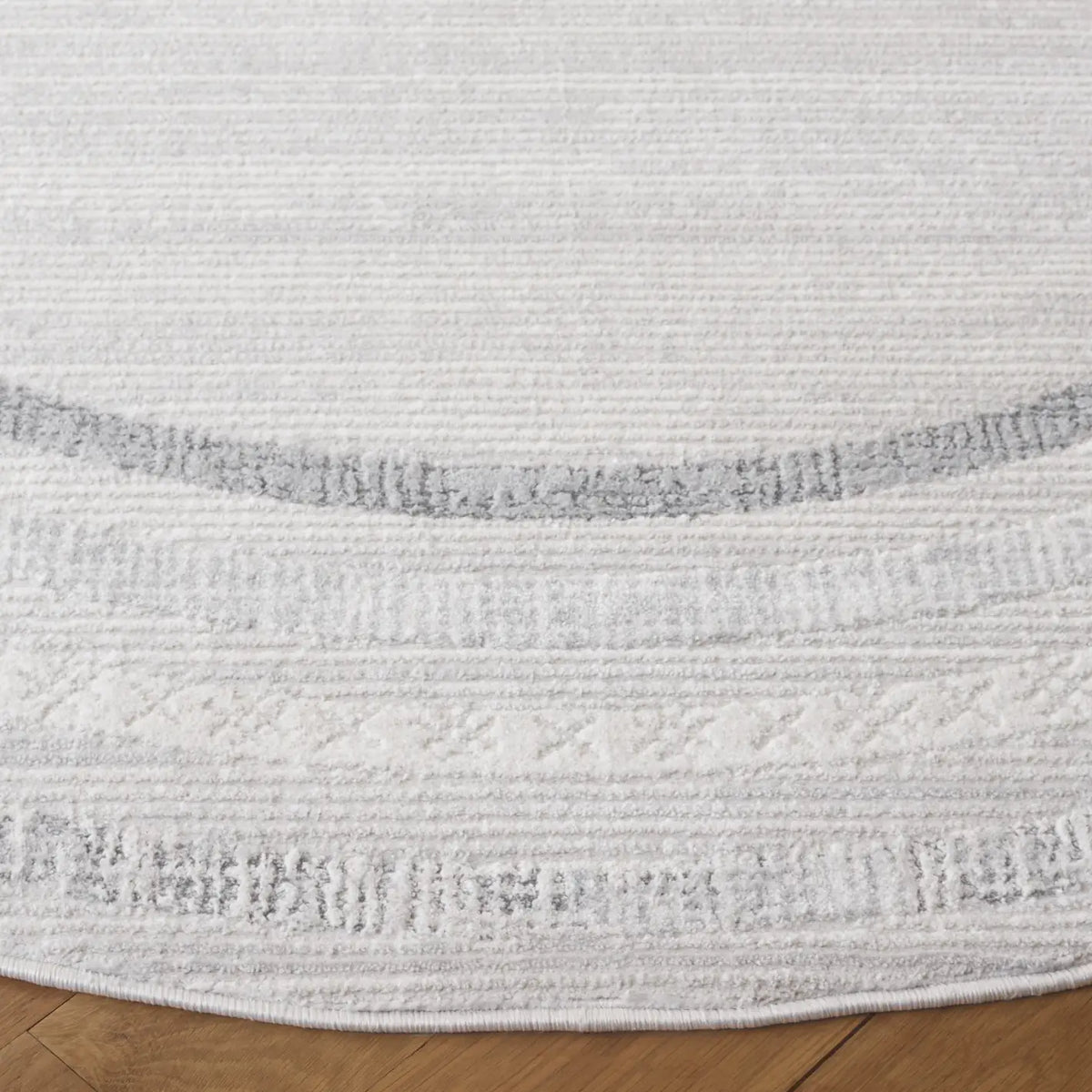 Safavieh Hanna 6'-7" x 6'-7" Rug in Ivory / Grey