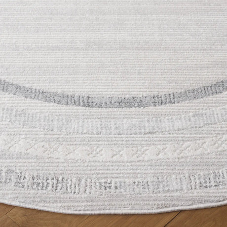 Safavieh Hanna 6'-7" x 6'-7" Rug in Ivory / Grey