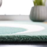 Safavieh Fifth Avenue 5'-0" x 8'-0" Rug in Green / Ivory