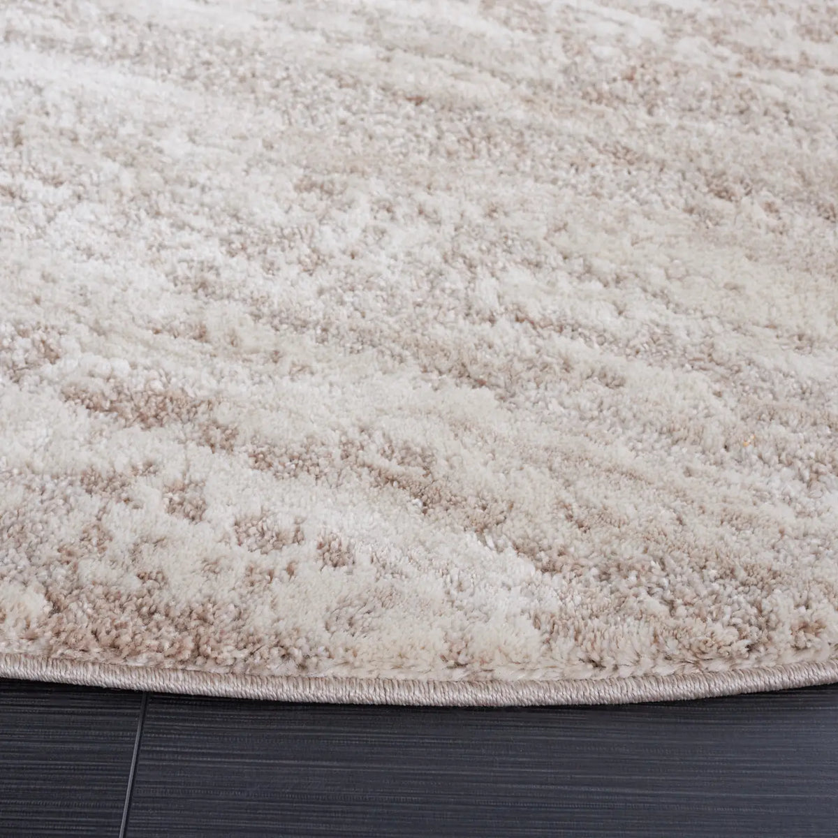 Safavieh Century 300 10'-0" x 10'-0" Rug in Ivory / Beige