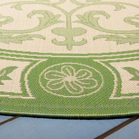 Safavieh Courtyard 6'-7" x 6'-7" Rug in Natural / Olive