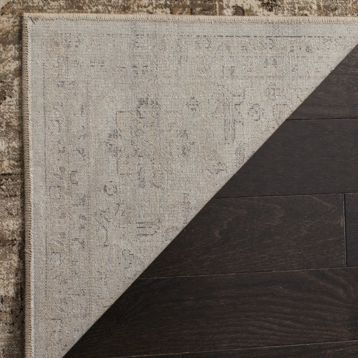 Safavieh Vintage 5'-3" x 7'-6" Rug in Mouse