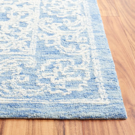 Safavieh Ebony 4'-0" x 6'-0" Rug in Ivory / Blue
