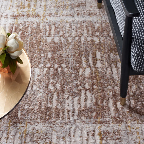 Safavieh Palma 4'-0" x 6'-0" Rug in Beige / Brown