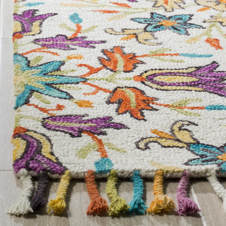Safavieh Aspen 4'-0" x 6'-0" Rug in Ivory / Purple
