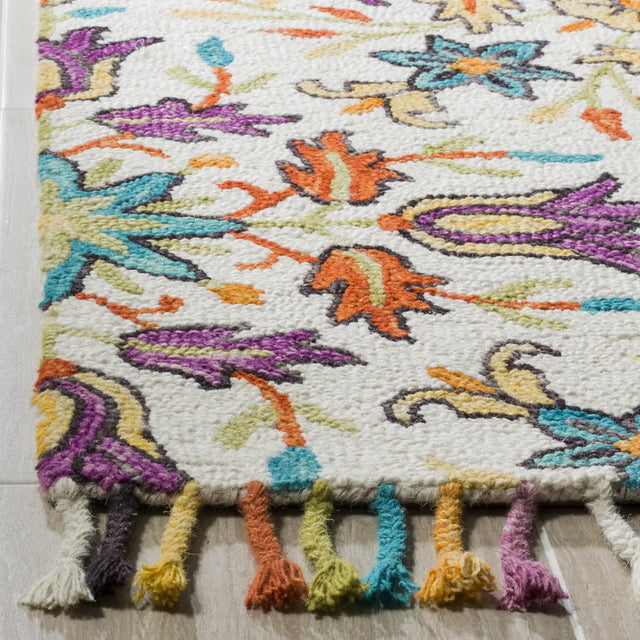 Safavieh Aspen 4'-0" x 6'-0" Rug in Ivory / Purple