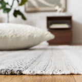 Safavieh Kilim 4'-0" x 6'-0" Rug in Ivory / Charcoal